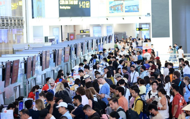 Ngày 3/5, sân bay Quốc tế Nội Bài phục vụ kỷ lục gần 118.000 lượt khách
