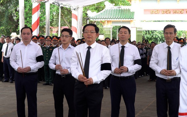 Gia Lai truy điệu, an táng 18 hài cốt liệt sĩ quân tình nguyện và chuyên gia Việt Nam hy sinh trên đất bạn Campuchia