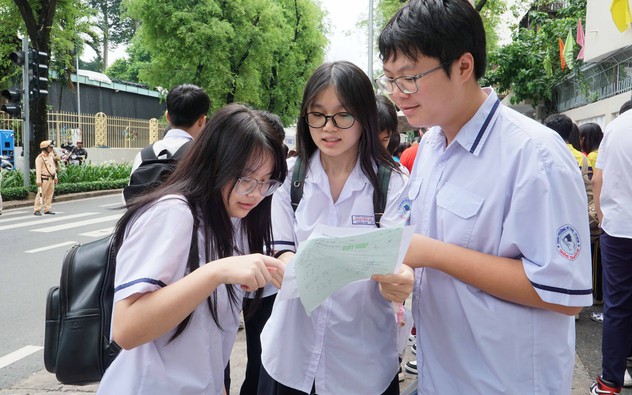 Thành phố Hồ Chí Minh công bố điểm chuẩn lớp 10 công lập
