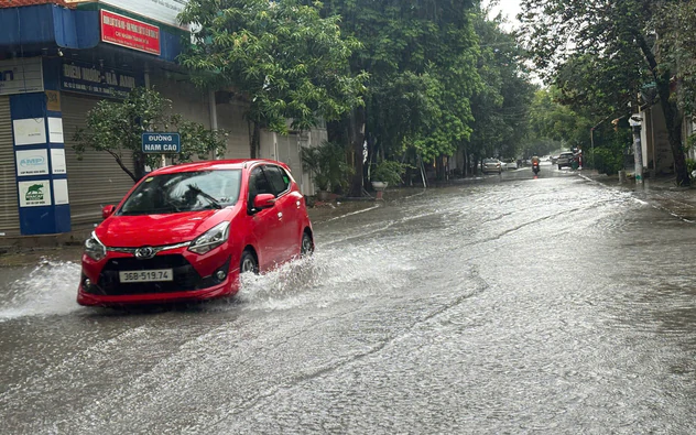 Dự báo thời tiết ngày 27/8: Bắc Bộ có mưa dông kèm lốc, sét