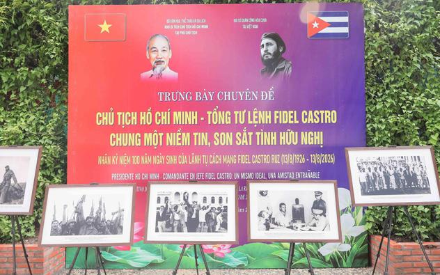 Trưng bày tư liệu "Chủ tịch Hồ Chí Minh - Tổng tư lệnh Fidel Castro: Nghĩa tình son sắt đặc biệt"