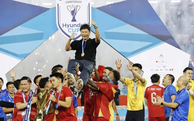 Báo Hàn gọi Kim Sang Sik là 'Vua bóng đá Việt Nam', chinh phục FIFA ASEAN Cup