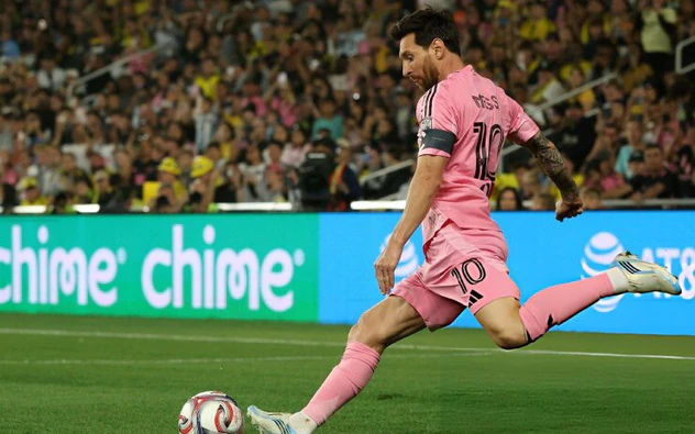 Messi lập siêu phẩm đá phạt từ góc hẹp, Inter Miami vẫn gục ngã phút bù giờ