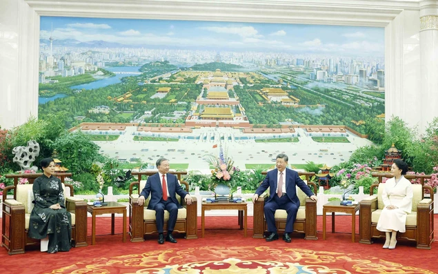 Tổng Bí thư, Chủ tịch nước Tô Lâm và Phu nhân cùng Tổng Bí thư, Chủ tịch nước Tập Cận Bình và Phu nhân dự tiệc trà