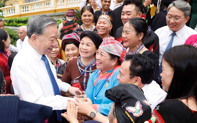 Tổng Bí thư, Chủ tịch nước tiếp các già làng, trưởng bản, nghệ nhân, người có uy tín tiêu biểu toàn quốc
