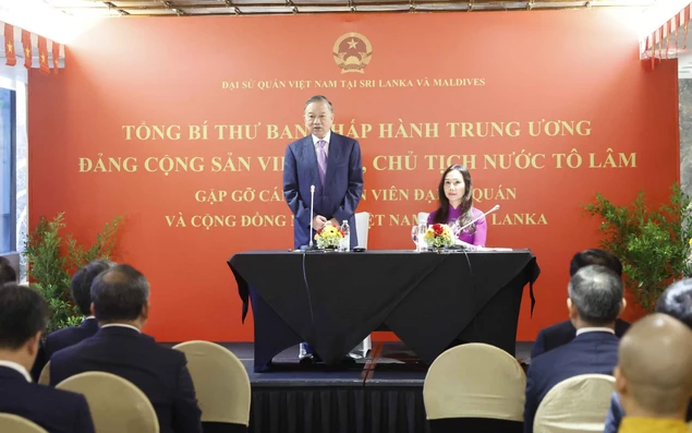Tổng Bí thư, Chủ tịch nước gặp cộng đồng người Việt Nam tại Sri Lanka