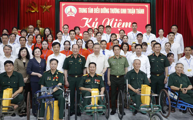 Tổng Bí thư, Chủ tịch nước thăm Trung tâm Điều dưỡng thương binh Thuận Thành