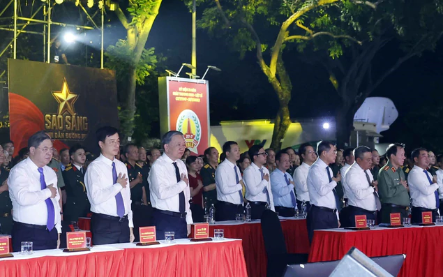 TRỰC TIẾP: Cầu truyền hình "Sao sáng dẫn đường" tri ân các anh hùng liệt sĩ