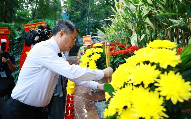 Thủ tướng dự Lễ triển khai tìm kiếm, quy tập hài cốt liệt sĩ tại Công viên Lê Thị Riêng