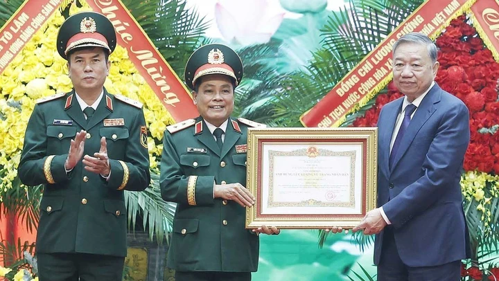 Tổng Bí thư trao Danh hiệu Anh hùng Lực lượng Vũ trang Nhân dân cho Tổng cục Hậu cần - Kỹ thuật