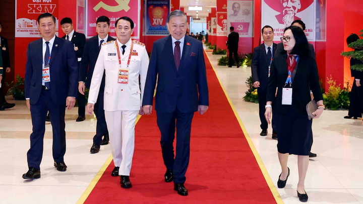 Ngày làm việc đầu tiên của Đại hội XIV: Không khí trang nghiêm, niềm tin lan tỏa