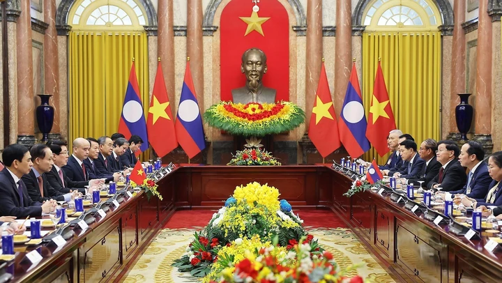 Chủ tịch nước Lương Cường hội đàm với Tổng Bí thư, Chủ tịch nước Lào Thongloun Sisoulith