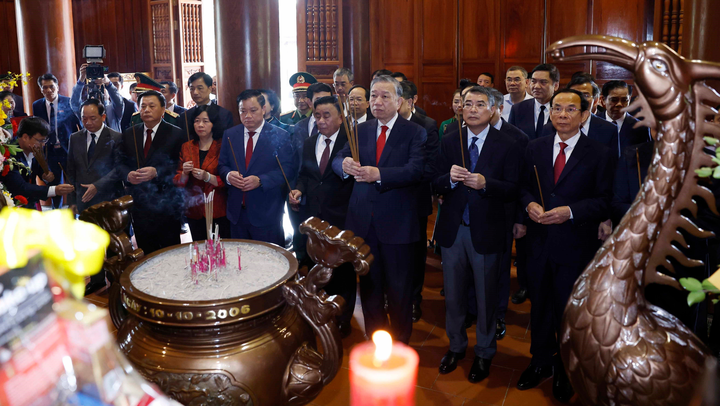 Tổng Bí thư dâng hương tại Khu Di tích quốc gia đặc biệt Kim Liên