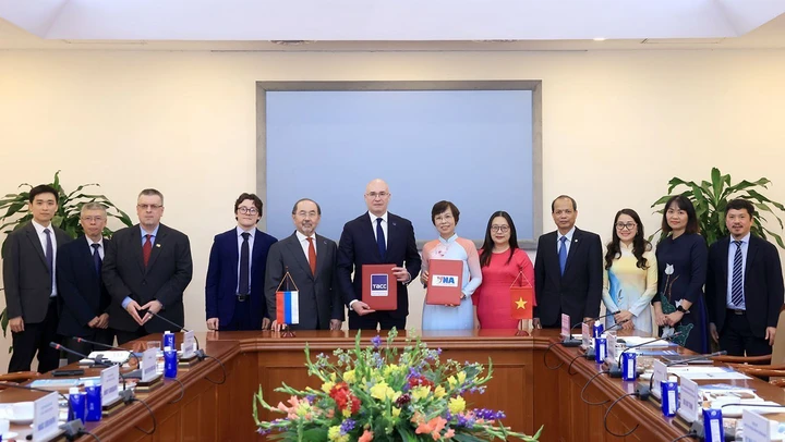 Hội đàm giữa Tổng giám đốc TTXVN và Tổng giám đốc Hãng thông tấn TASS