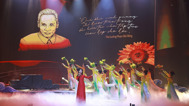 Chương trình nghệ thuật chính luận “Thủ tướng Phạm Văn Đồng - Trọn đời vì nước vì dân”