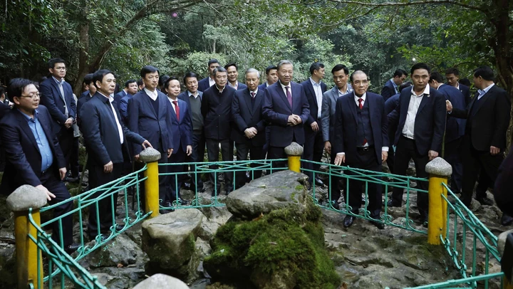 Từ Pác Bó đến mùa Xuân đất nước