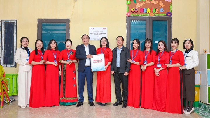 Viết tiếp hành trình "Vì mái trường cho em"