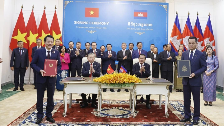 Lễ ký các văn kiện hợp tác giữa hai nước Việt Nam - Campuchia