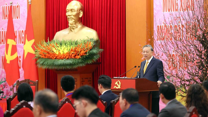 Tổng Bí thư gặp mặt Đoàn kiều bào tiêu biểu tham dự Chương trình Xuân Quê hương 2026