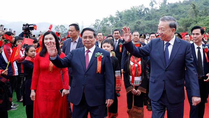 Tổng Bí thư và Thủ tướng dự Lễ khởi công, động thổ đồng loạt các trường nội trú liên cấp biên giới