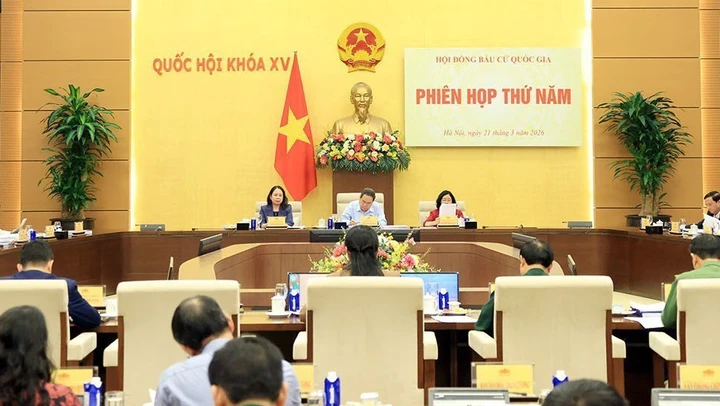 Thông qua Nghị quyết công bố kết quả bầu cử và danh sách những người trúng cử đại biểu Quốc hội khóa XVI