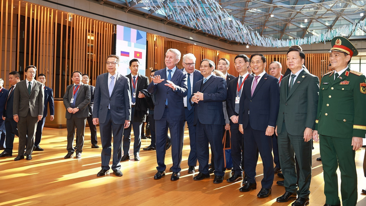 Thủ tướng Phạm Minh Chính làm việc, thúc đẩy các dự án khí LNG với Nga