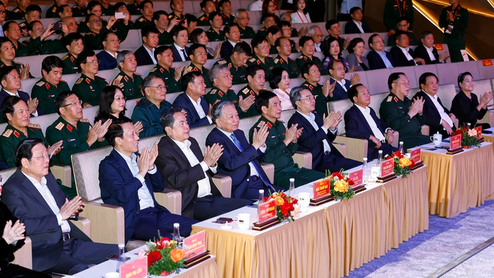 Tổng Bí thư và Chủ tịch Quốc hội dự chương trình nghệ thuật "Thanh âm dưới ánh mặt trời"