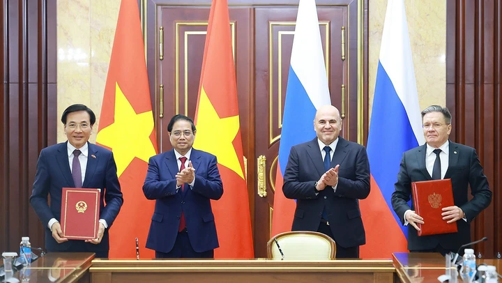 Hai Thủ tướng Việt Nam và Nga chứng kiến Lễ ký kết về hợp tác xây dựng Nhà máy điện hạt nhân