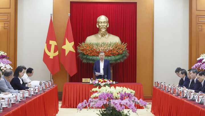 Tổng Bí thư làm việc với các tổ biên tập tổng kết 100 năm Đảng lãnh đạo cách mạng Việt Nam