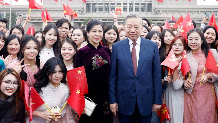 Tổng Bí thư, Chủ tịch nước và Phu nhân tới Bắc Kinh, bắt đầu thăm cấp Nhà nước đến Trung Quốc