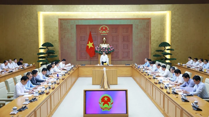 Thủ tướng Lê Minh Hưng: Bộ và ngành Công Thương chịu trách nhiệm, không để thiếu điện, xăng dầu trong mọi tình huống