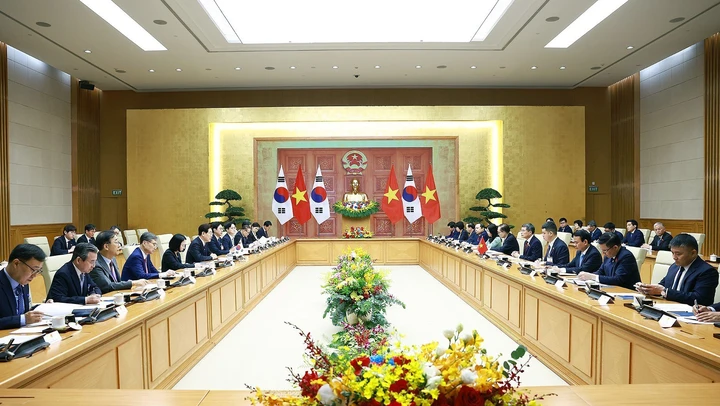 Thủ tướng Lê Minh Hưng hội kiến Tổng thống Hàn Quốc Lee Jae Myung