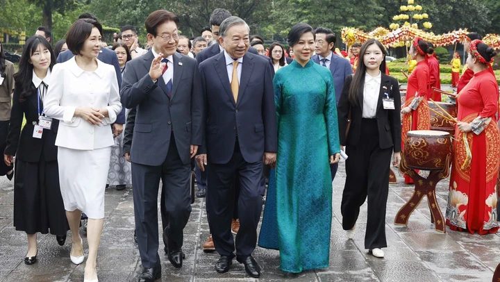 Tổng thống Hàn Quốc Lee Jae Myung và Phu nhân kết thúc chuyến thăm cấp Nhà nước tới Việt Nam