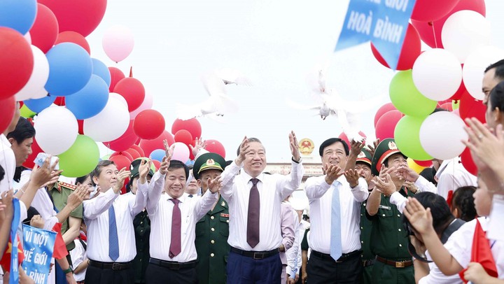 Tổng Bí thư, Chủ tịch nước Tô Lâm dự Lễ Thượng cờ "Thống nhất non sông"