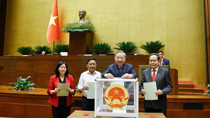 Quốc hội tiếp tục công tác nhân sự, kiện toàn bộ máy lãnh đạo