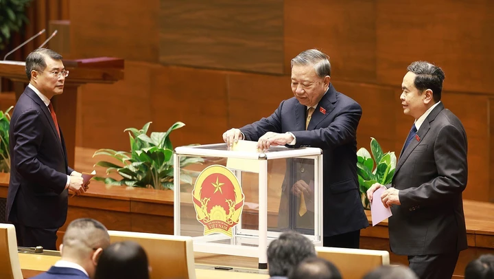 Kỳ họp thứ Nhất, Quốc hội khóa XVI: Quốc hội bầu Thủ tướng Chính phủ