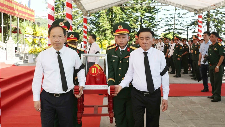 Thường trực Ban Bí thư dự Lễ truy điệu và an táng hài cốt liệt sĩ tại tỉnh Hà Tĩnh