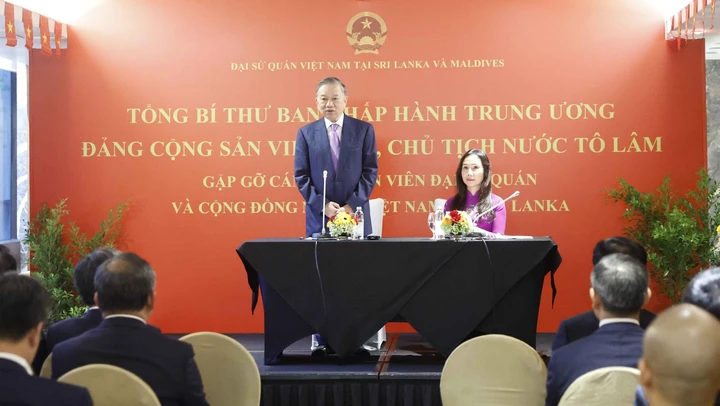Tổng Bí thư, Chủ tịch nước gặp cộng đồng người Việt Nam tại Sri Lanka