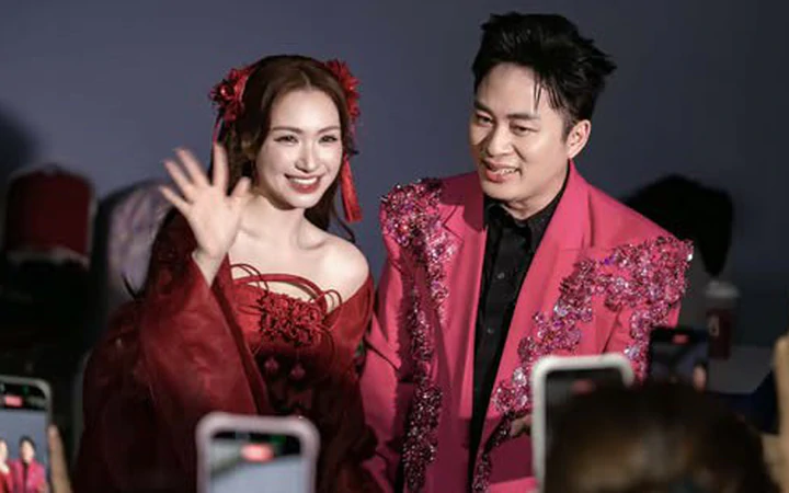 Live-Concert “Bay về phía mặt trời” của ca sĩ Tùng Dương: Khi những thế hệ nghệ sĩ cùng kể câu chuyện âm nhạc Việt