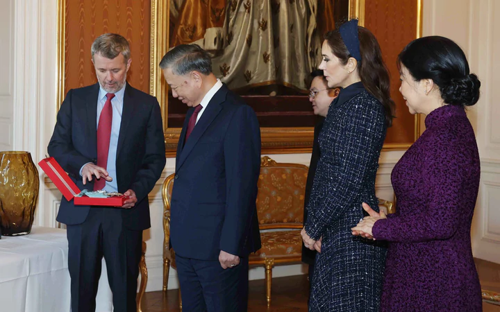 Tổng Bí thư, Chủ tịch nước Tô Lâm nhận Huân chương cao quý của Vương quốc Đan Mạch