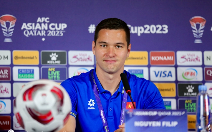 Nguyen Filip: Giữa hai thế giới, trái tim trên sân cỏ