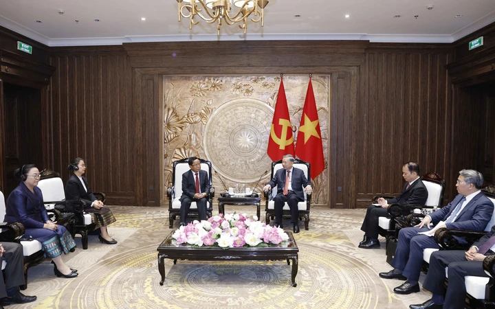 Tổng Bí thư, Chủ tịch nước tiếp Phó Thủ tướng, Bộ trưởng Tư pháp Lào