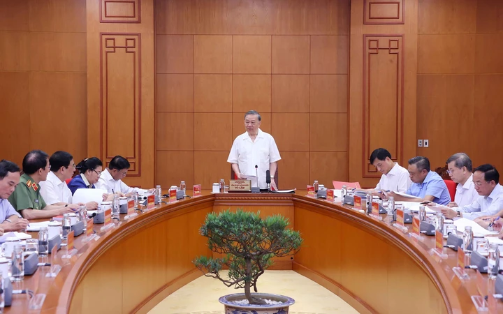 Tổng Bí thư, Chủ tịch nước Tô Lâm: Không để xã hội giàu lên về vật chất nhưng nghèo đi về văn hóa, đạo đức và các giá trị nhân văn​