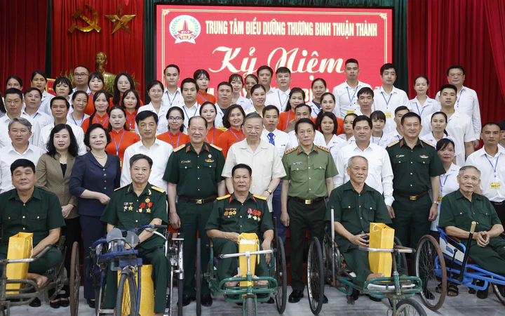 Tổng Bí thư, Chủ tịch nước thăm Trung tâm Điều dưỡng thương binh Thuận Thành