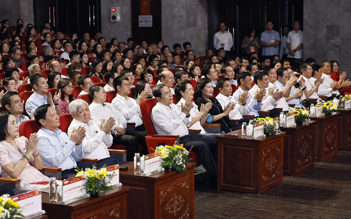 Chủ tịch Quốc hội Trần Thanh Mẫn dự Chương trình nghệ thuật chính luận "Nắng Ba Đình"