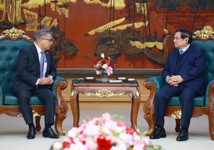 Thủ tướng tiếp Đại sứ Philippines tại Việt Nam