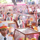 Các anh trở về giữa lòng nhân dân, ấm vô cùng vòng tay Mẹ Việt Nam