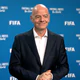 Chủ tịch FIFA xin lỗi sau tranh cãi về World Cup, các lãnh đạo bóng đá châu Âu muốn tìm người thay thế