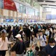 Sân bay Nội Bài đông nghẹt người trước kỳ nghỉ Tết Nguyên đán Bính Ngọ