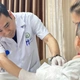 Nối thành công bàn tay gần đứt rời cho bé trai 22 tháng tuổi